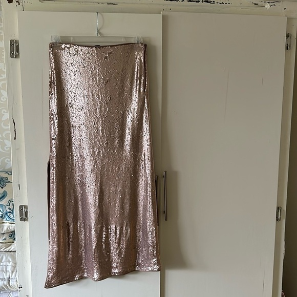 Zara - Picture 1 of 3